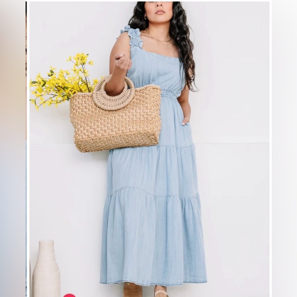 Easel BLUEBONNET BREEZE DENIM MAXI DRESS
Small NWT - Picture 4 of 15